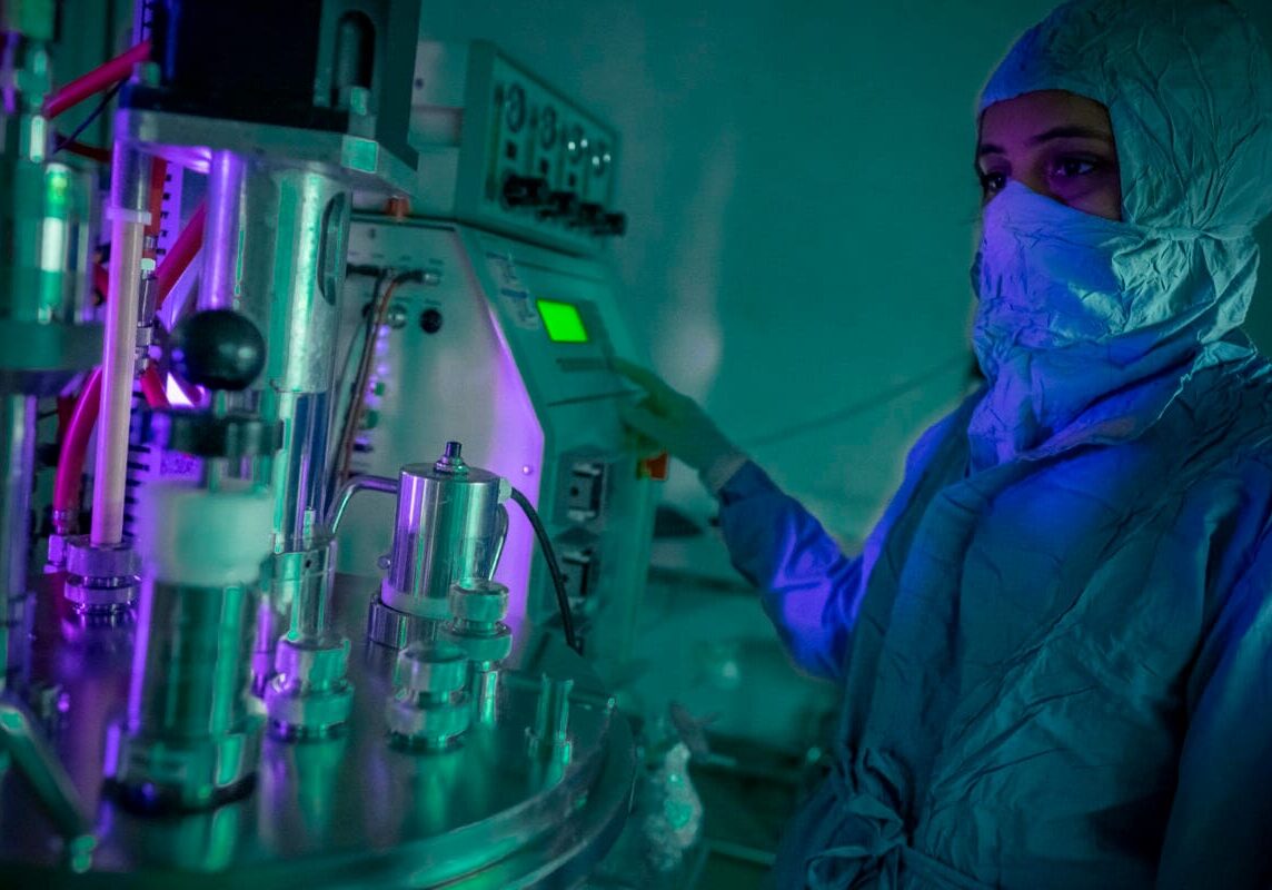 Science and technology. Lab and pharmaceutical manufacturing process photography services